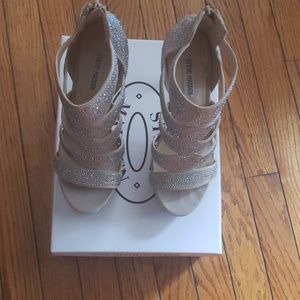 Pre owned  Steve madden pump